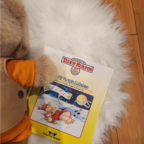 Teddy Ruxpin Plush Bear Taking And Animated Story Telling W/Bluetooth - Picture 3 of 3